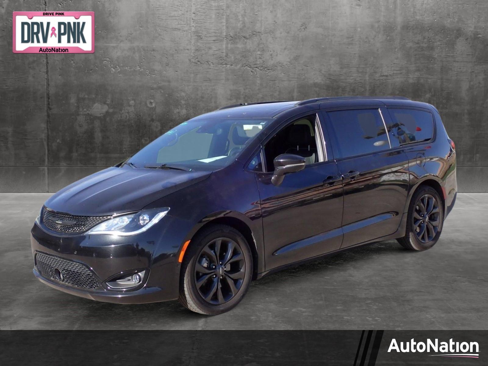 2019 Chrysler Pacifica Vehicle Photo in DENVER, CO 80221-3610