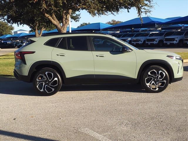 2024 Chevrolet Trax Vehicle Photo in DENTON, TX 76210-9321