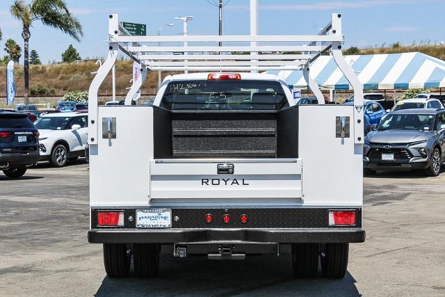 2023 Chevrolet Silverado Chassis Cab Vehicle Photo in VENTURA, CA 93003-8585