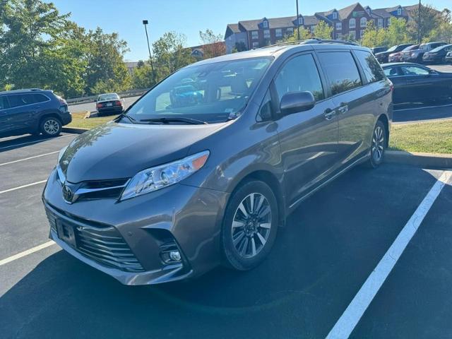 Used 2019 Toyota Sienna XLE with VIN 5TDDZ3DCXKS226852 for sale in O'fallon, MO