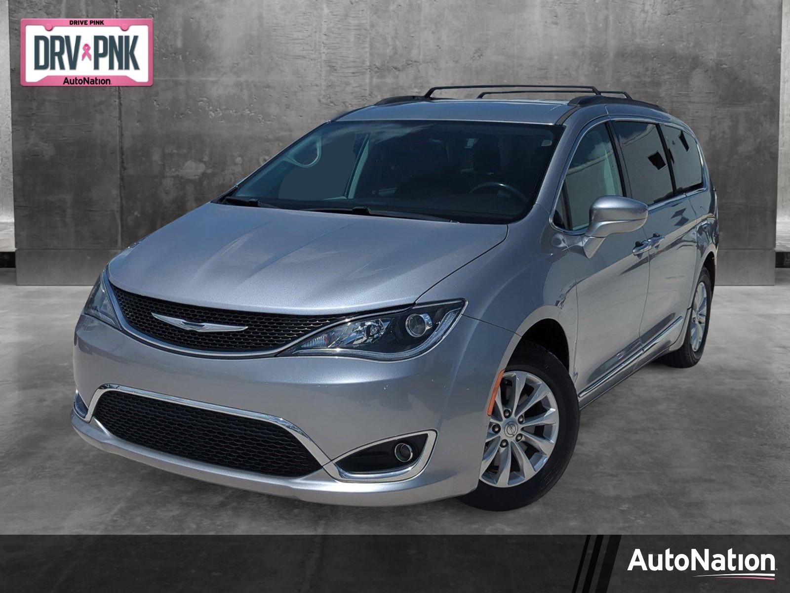 2017 Chrysler Pacifica Vehicle Photo in Pembroke Pines, FL 33027