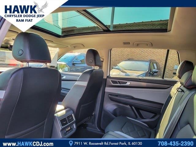 2024 Volkswagen Atlas Vehicle Photo in Saint Charles, IL 60174