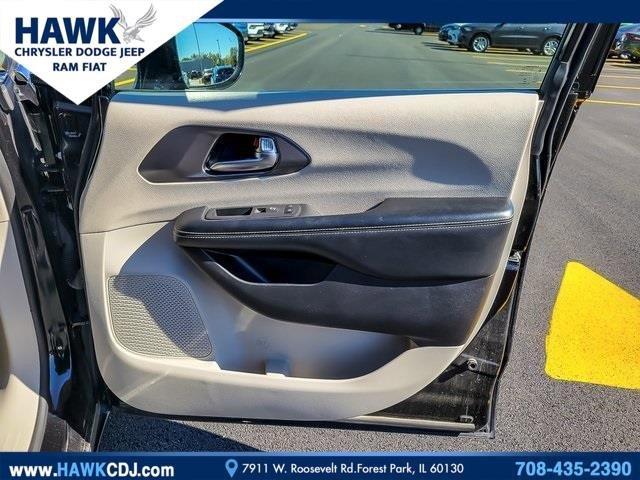 2022 Chrysler Pacifica Vehicle Photo in Saint Charles, IL 60174