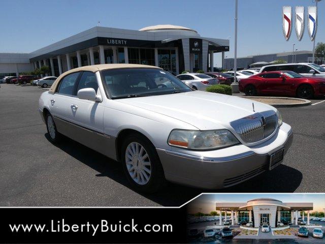 2003 Lincoln Town Car Vehicle Photo in PEORIA, AZ 85382-3708