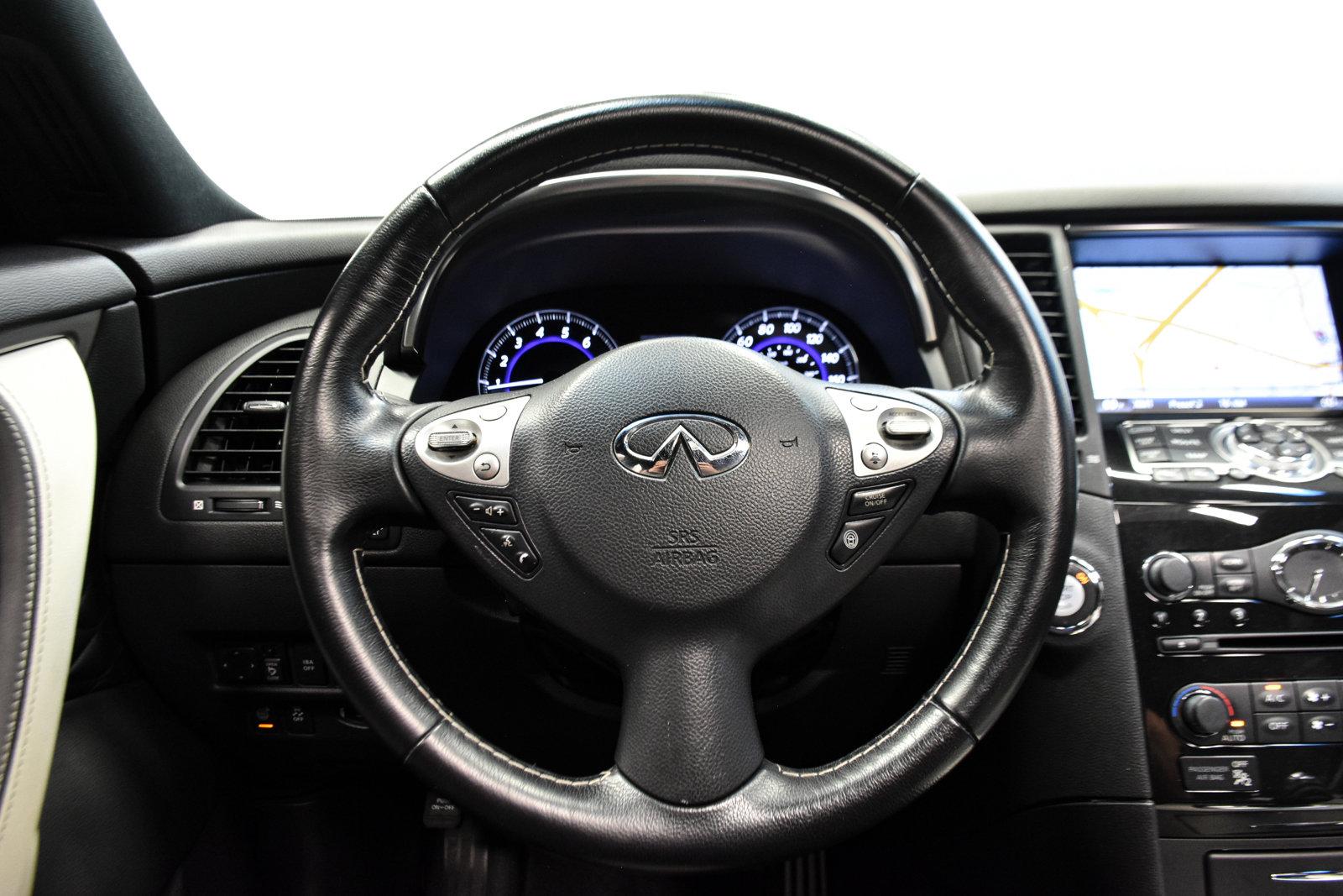 2017 INFINITI QX70 Vehicle Photo in DALLAS, TX 75235