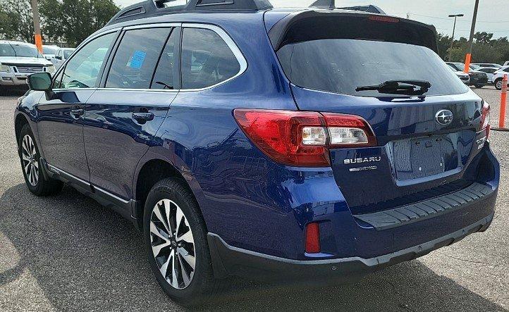 2017 Subaru Outback Vehicle Photo in Marion, IA 52302