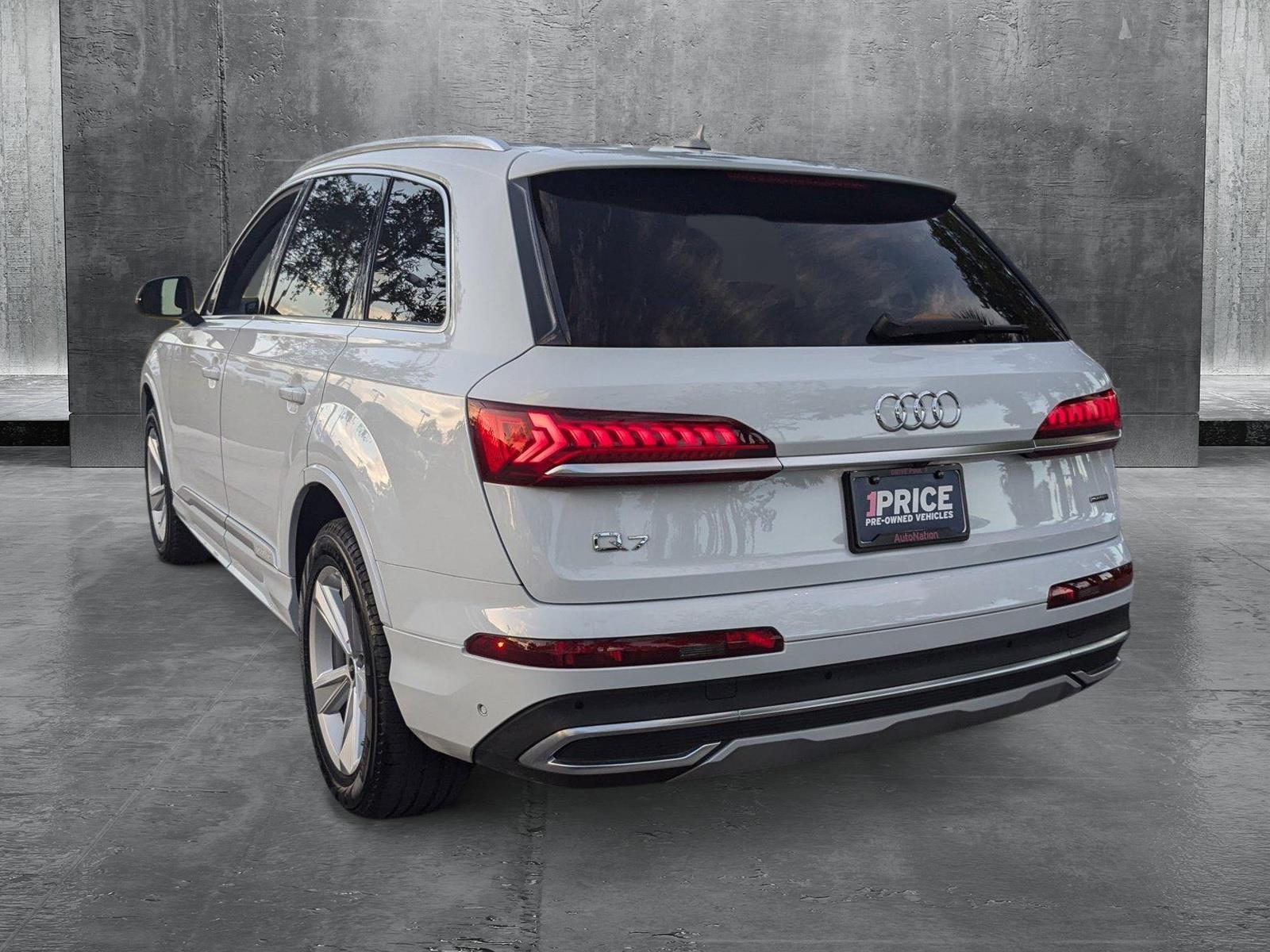 2022 Audi Q7 Vehicle Photo in Miami, FL 33169