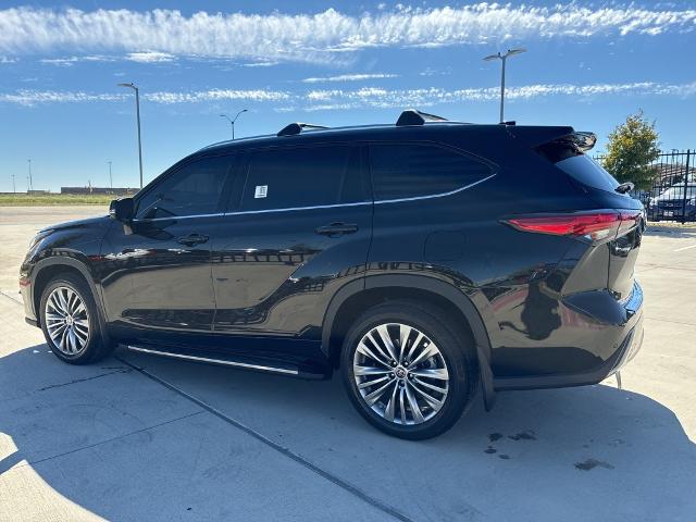 2021 Toyota Highlander Vehicle Photo in Grapevine, TX 76051