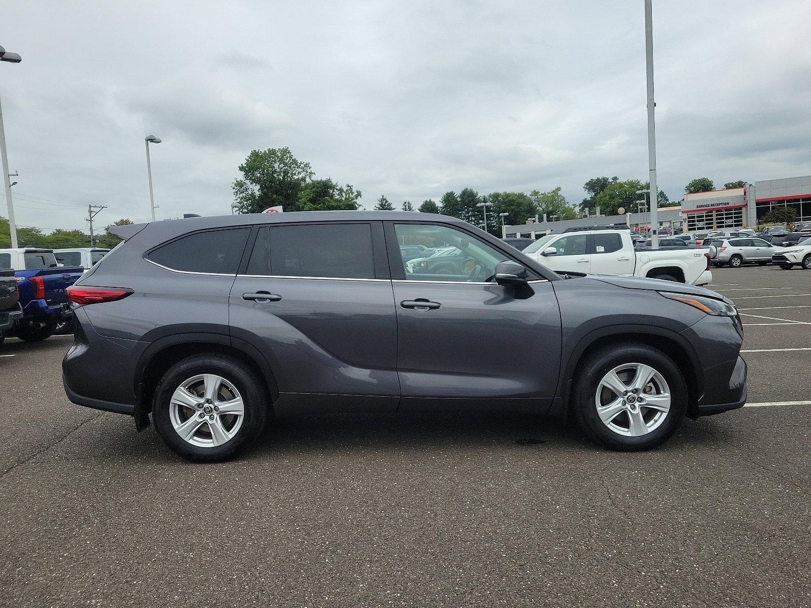 2022 Toyota Highlander Vehicle Photo in Trevose, PA 19053