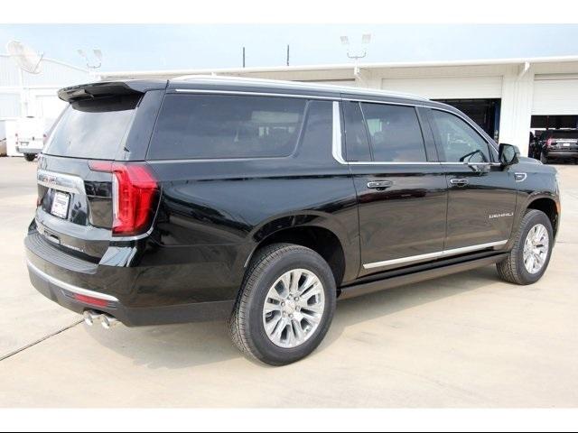 2024 GMC Yukon XL Vehicle Photo in ROSENBERG, TX 77471-5675