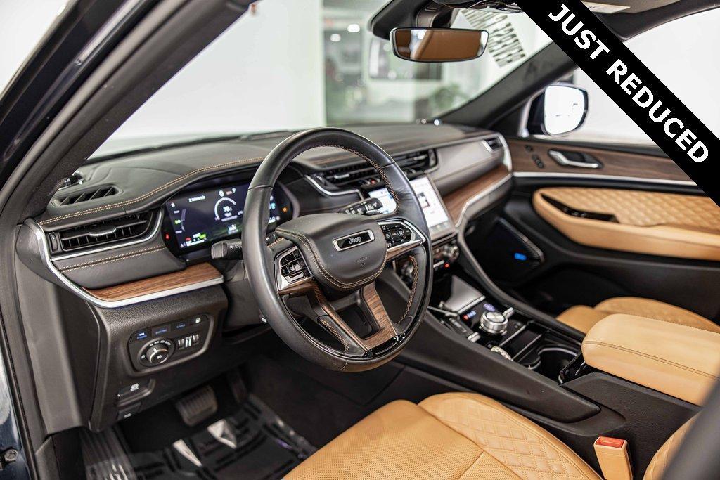 2022 Jeep Grand Cherokee 4xe Vehicle Photo in Saint Charles, IL 60174