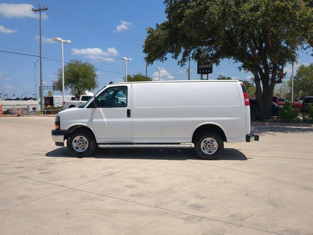 2022 GMC Savana Cargo Van Vehicle Photo in SELMA, TX 78154-1460