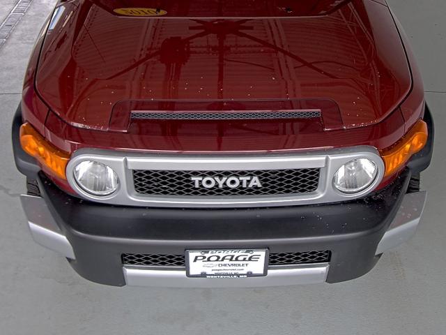 2010 Toyota FJ Cruiser Vehicle Photo in WENTZVILLE, MO 63385-1017