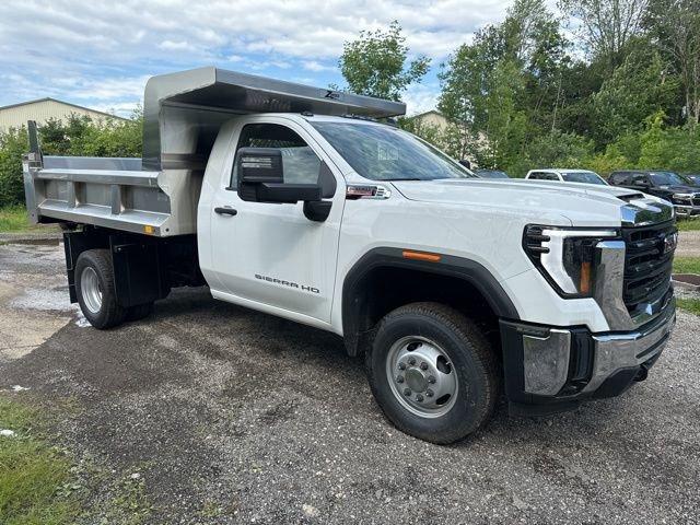 2024 GMC Sierra 3500 HD Chassis Cab Vehicle Photo in MEDINA, OH 44256-9631