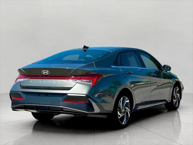 2025 Hyundai ELANTRA Vehicle Photo in Green Bay, WI 54304