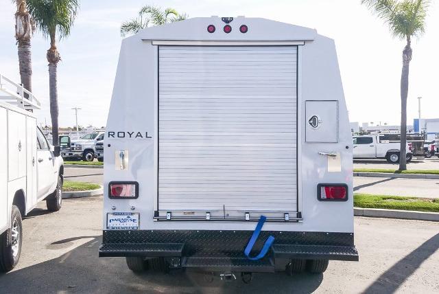 2024 Chevrolet Express Commercial Cutaway Vehicle Photo in VENTURA, CA 93003-8585