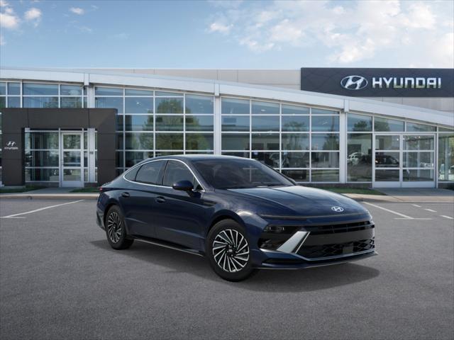 2025 Hyundai SONATA Hybrid Vehicle Photo in Appleton, WI 54913