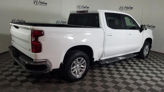 Used 2021 Chevrolet Silverado 1500 LT with VIN 1GCUYDED4MZ424778 for sale in Salina, KS