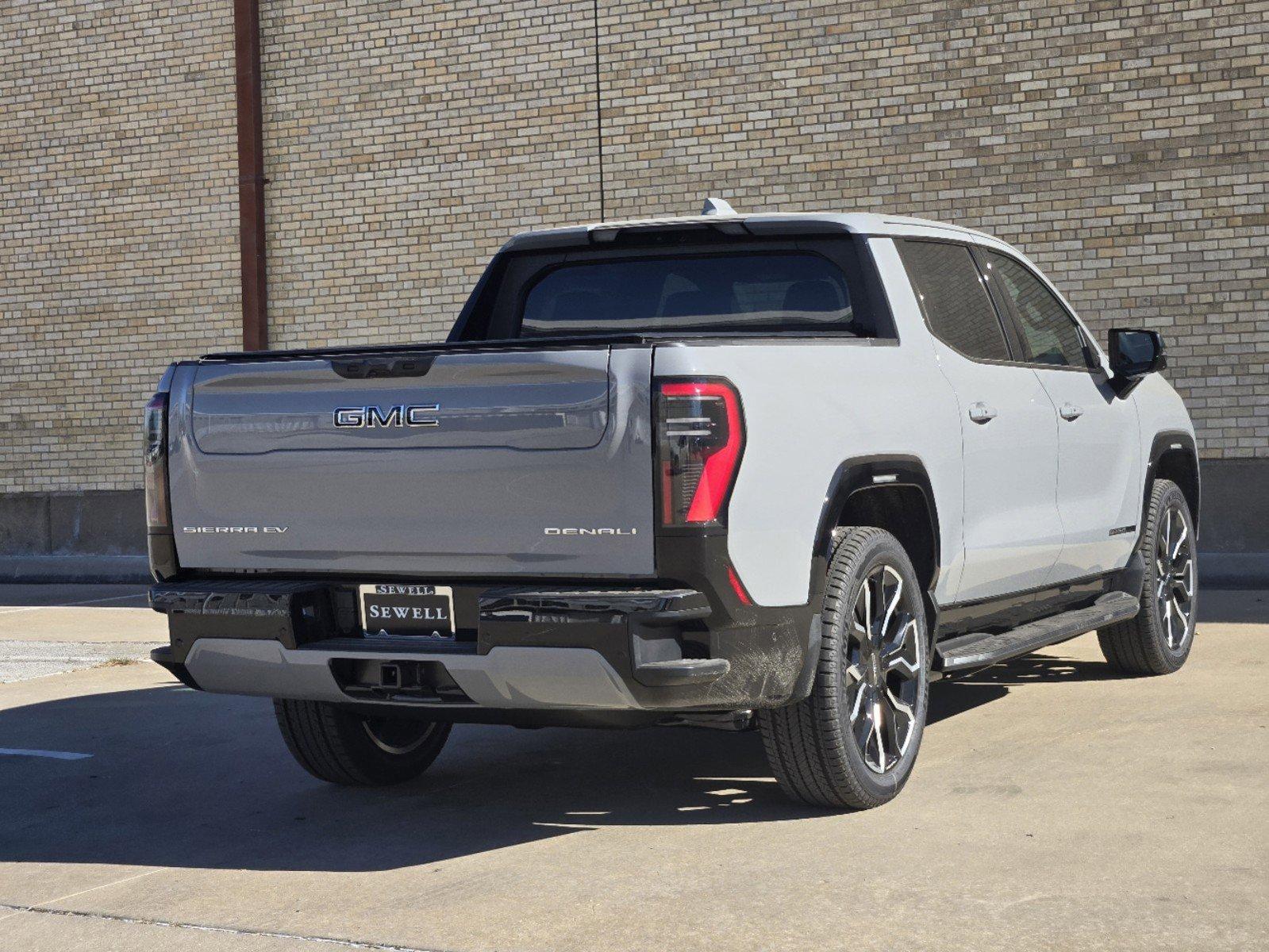 2024 GMC Sierra EV Vehicle Photo in DALLAS, TX 75209-3016