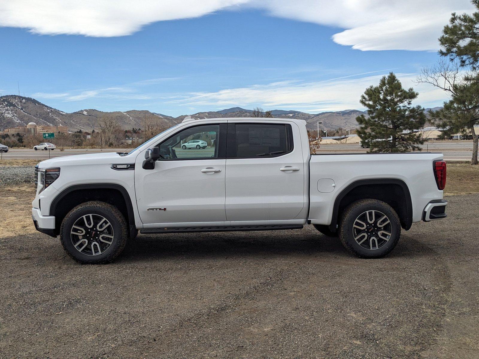 2025 GMC Sierra 1500 Vehicle Photo in GOLDEN, CO 80401-3850