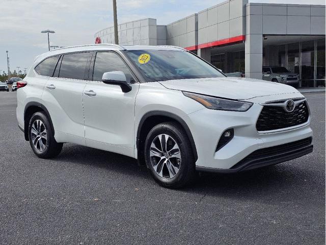 2022 Toyota Highlander Vehicle Photo in Auburn, AL 36832-6638