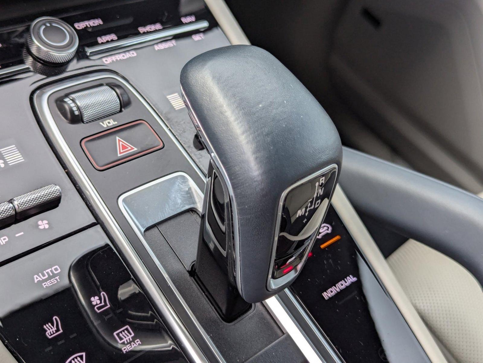 2021 Porsche Cayenne Vehicle Photo in Delray Beach, FL 33444