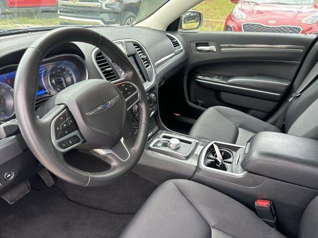 2020 Chrysler 300 Vehicle Photo in MEDINA, OH 44256-9631