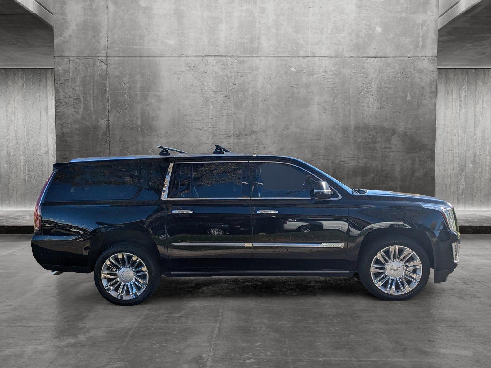 2018 Cadillac Escalade ESV Vehicle Photo in LONE TREE, CO 80124-2750