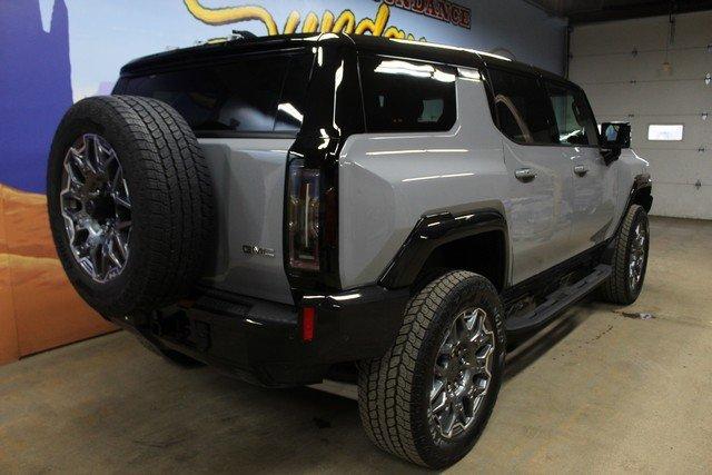 2024 GMC HUMMER EV SUV Vehicle Photo in ST JOHNS, MI 48879-1562