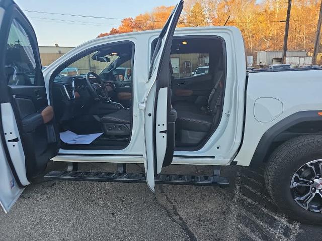 2024 GMC Canyon Vehicle Photo in GLENSHAW, PA 15116-1739