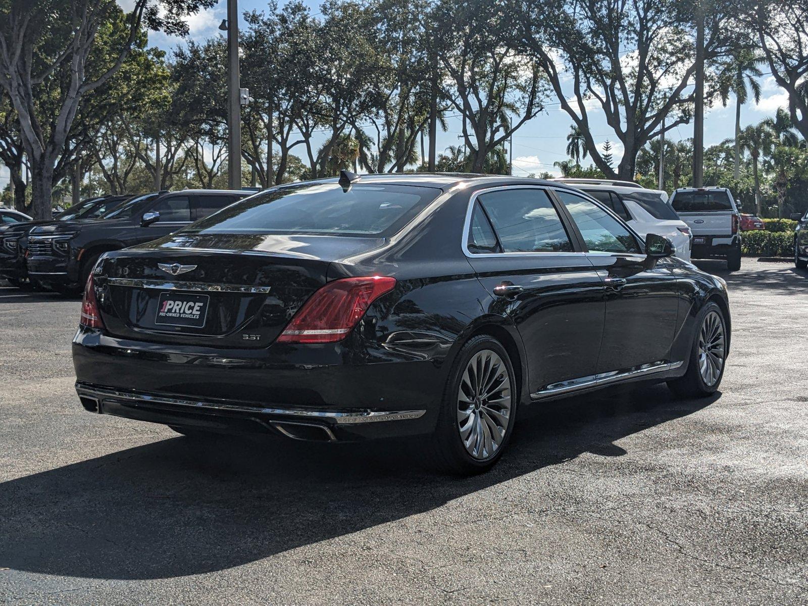 2018 Genesis G90 Vehicle Photo in GREENACRES, FL 33463-3207