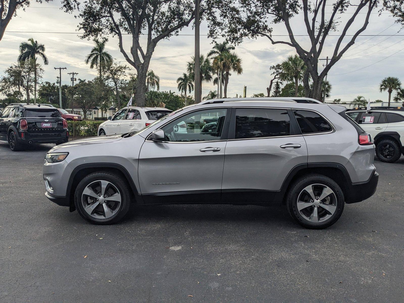 2019 Jeep Cherokee Vehicle Photo in GREENACRES, FL 33463-3207