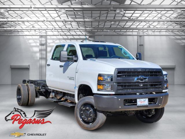 2024 Chevrolet Silverado Chassis Cab Vehicle Photo in ENNIS, TX 75119-5114