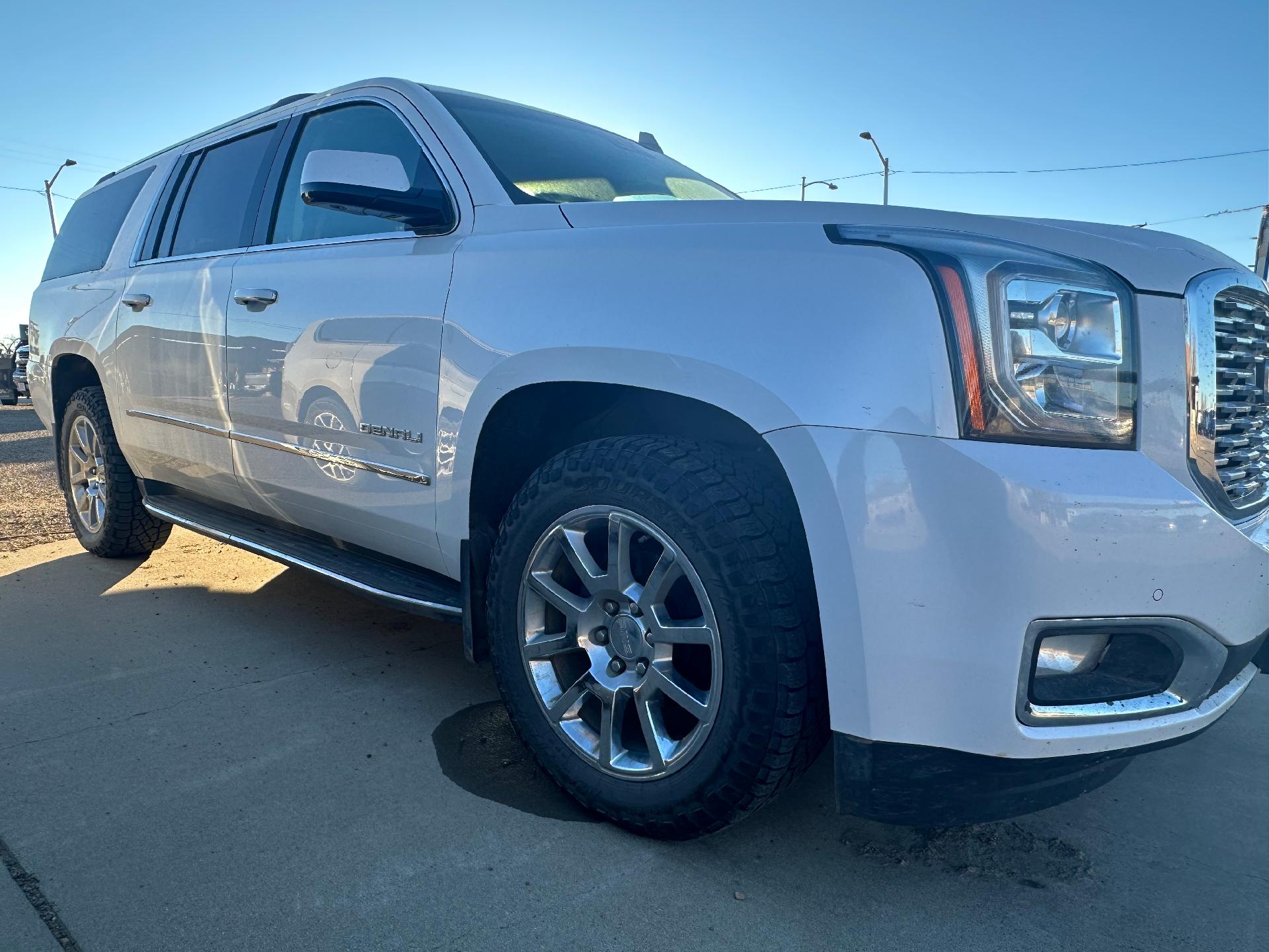 Used 2019 GMC Yukon XL Denali with VIN 1GKS2HKJ6KR197895 for sale in Glasgow, MT