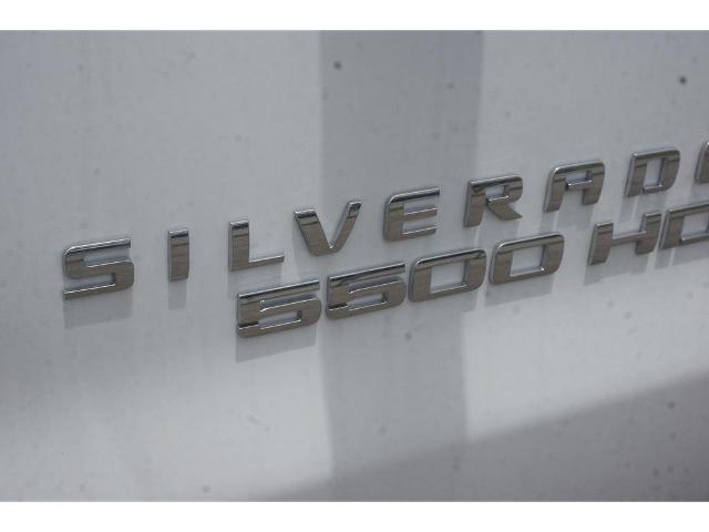 2022 Chevrolet Silverado Chassis Cab Vehicle Photo in ALCOA, TN 37701-3235