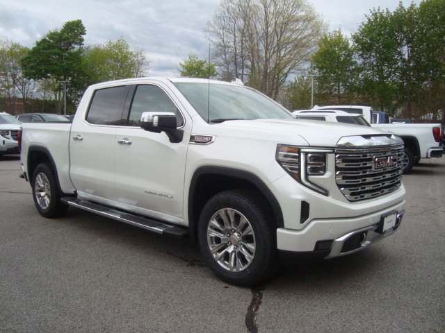 2024 GMC Sierra 1500 Vehicle Photo in PORTSMOUTH, NH 03801-4196