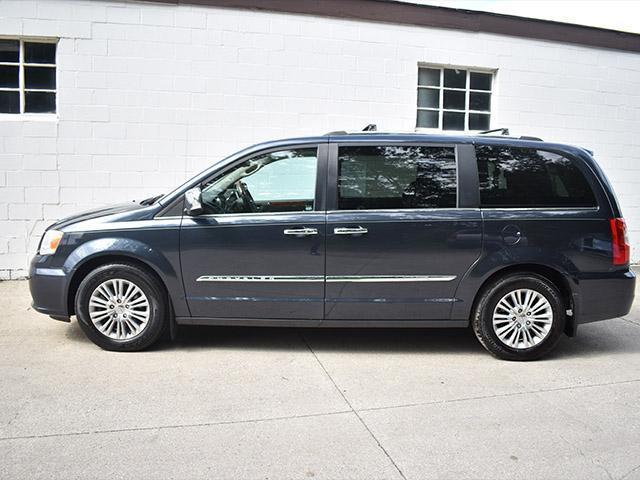 2013 Chrysler Town & Country Vehicle Photo in ELYRIA, OH 44035-6349