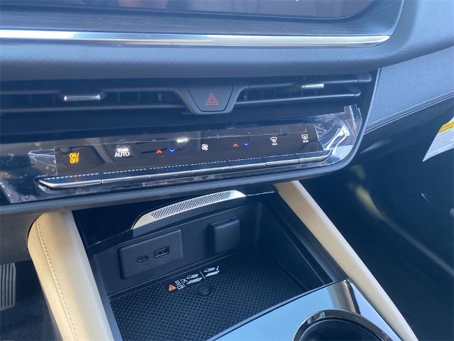 2024 Buick Envision Vehicle Photo in GOODYEAR, AZ 85338-1310