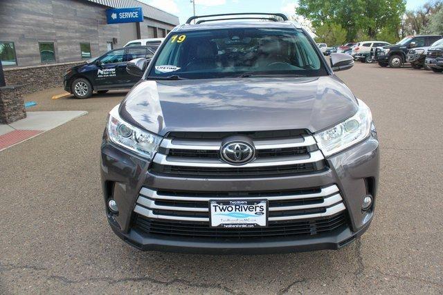 2019 Toyota Highlander Vehicle Photo in MILES CITY, MT 59301-5791