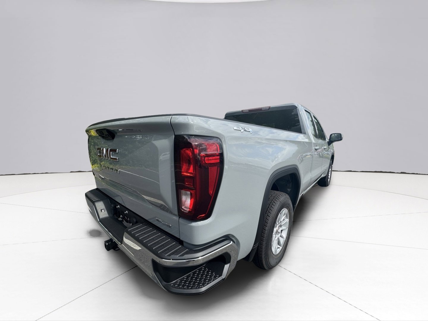 2024 GMC Sierra 1500 Vehicle Photo in LEOMINSTER, MA 01453-2952