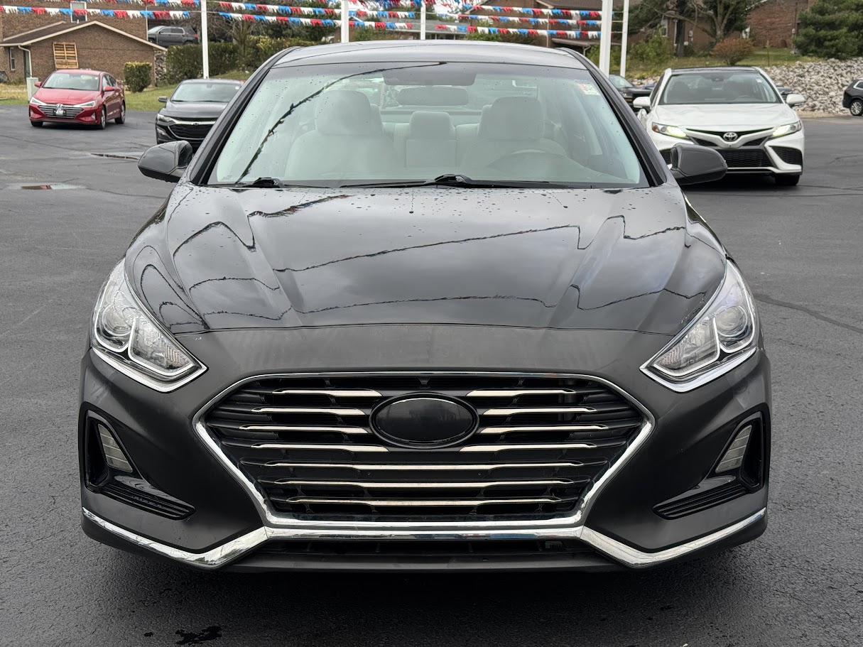 2018 Hyundai Sonata Vehicle Photo in BOONVILLE, IN 47601-9633