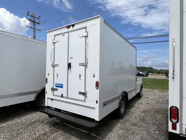 2024 Chevrolet Express Cutaway 3500 Vehicle Photo in ALCOA, TN 37701-3235