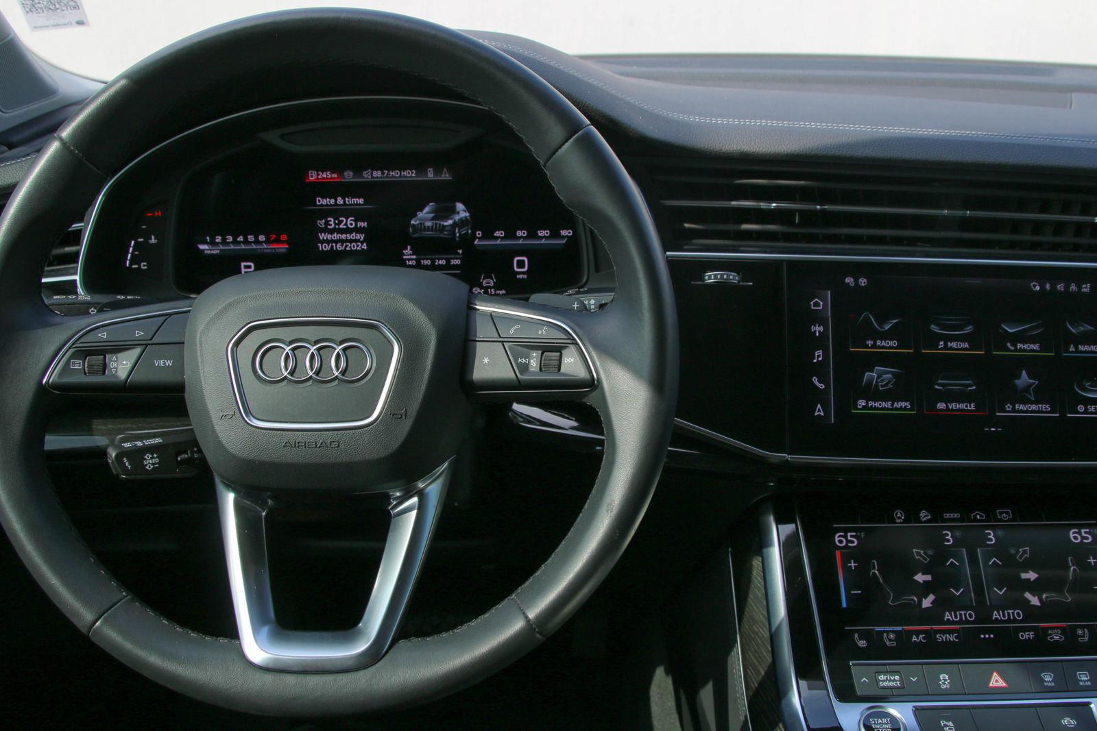 2024 Audi Q7 Vehicle Photo in SUGAR LAND, TX 77478