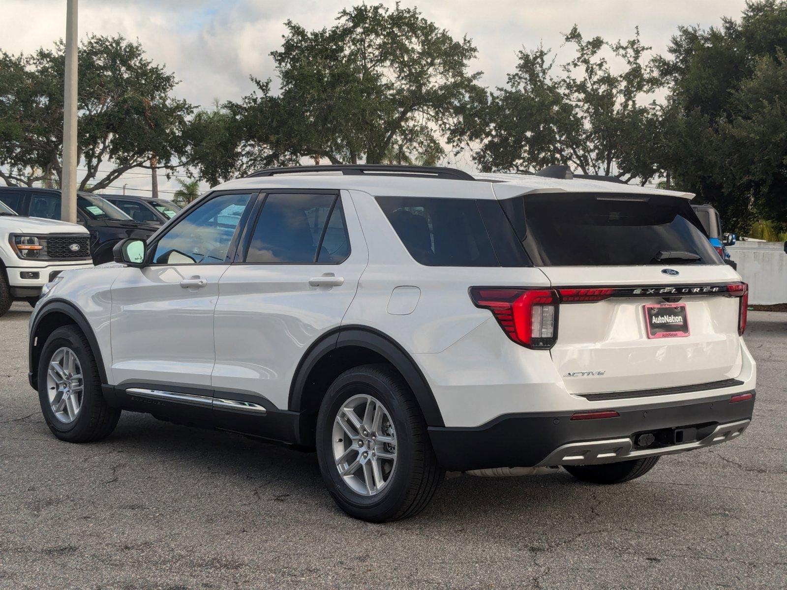 2025 Ford Explorer Vehicle Photo in St. Petersburg, FL 33713