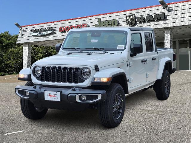 2024 Jeep Gladiator Vehicle Photo in Ennis, TX 75119-5114