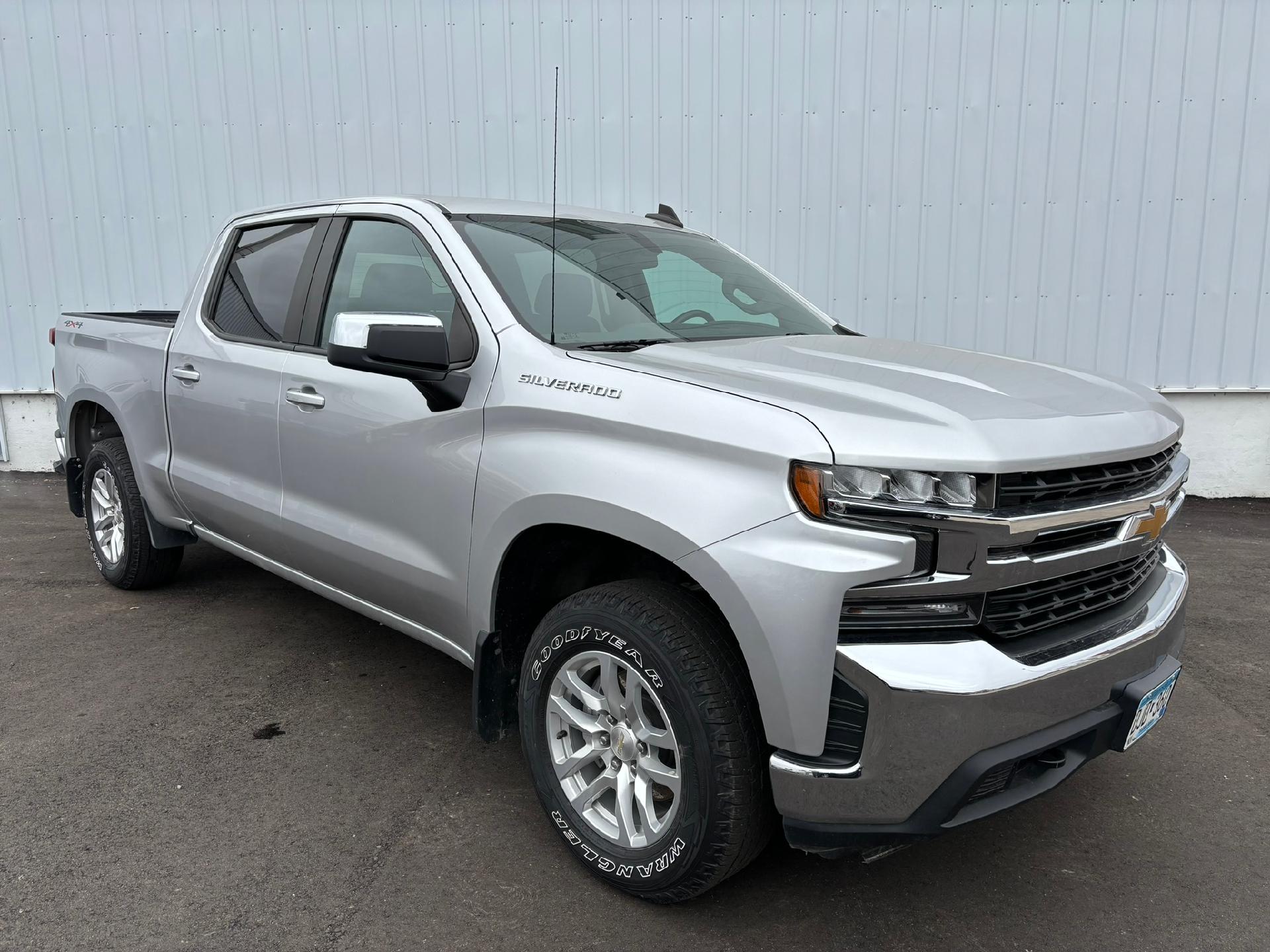 Used 2019 Chevrolet Silverado 1500 LT with VIN 3GCUYDED0KG134695 for sale in Red Lake Falls, Minnesota