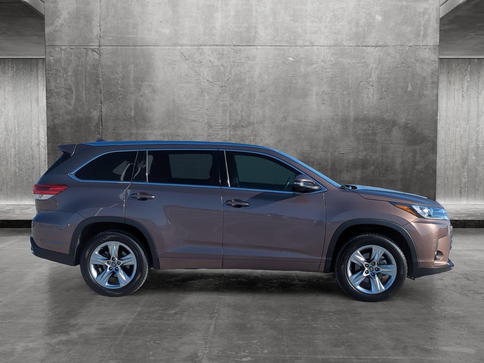 2019 Toyota Highlander Vehicle Photo in Ft. Myers, FL 33907