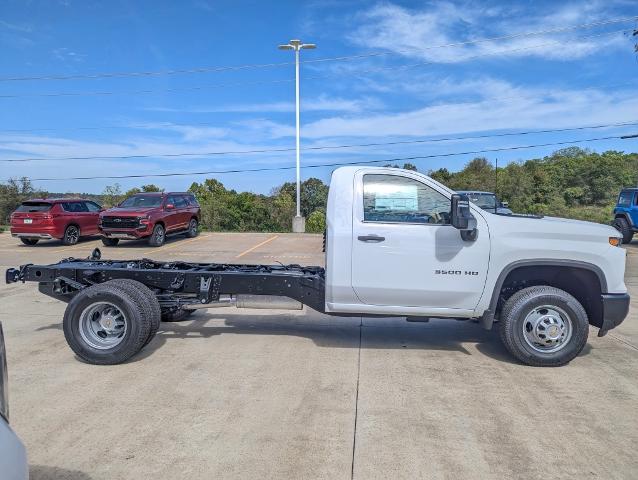 2025 Chevrolet Silverado 3500 HD Chassis Cab Vehicle Photo in POMEROY, OH 45769-1023