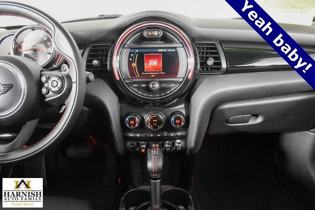 2019 MINI Cooper S Hardtop Vehicle Photo in Puyallup, WA 98371