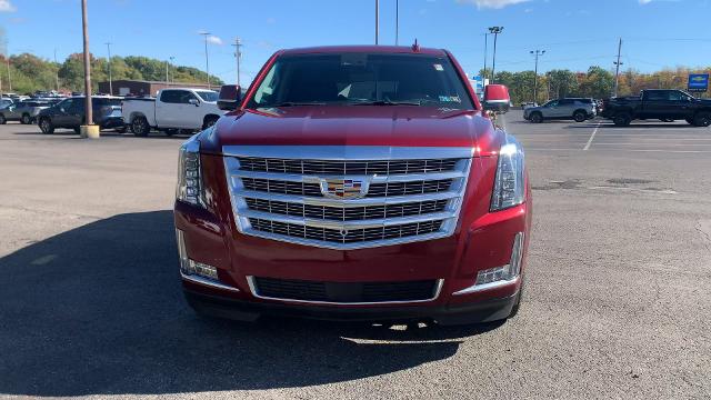 2017 Cadillac Escalade Vehicle Photo in MOON TOWNSHIP, PA 15108-2571